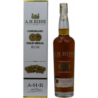 Photographie d'une bouteille de Rhum A.H Riise Copenhagen Gold